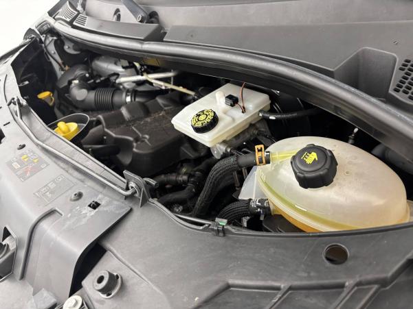 Vente en ligne Renault Master Fourgon MASTER FGN TRAC F3500 L2H2 DCI 135 au prix de 23 990 €