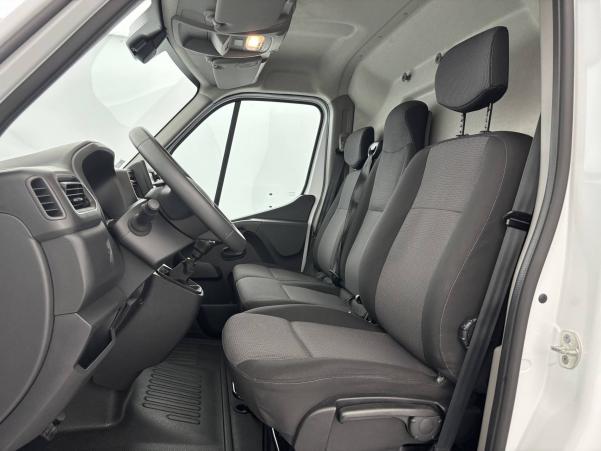 Vente en ligne Renault Master Fourgon MASTER FGN TRAC F3500 L2H2 DCI 135 au prix de 23 990 €