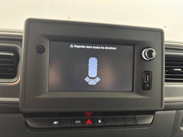 Vente en ligne Renault Master Fourgon MASTER FGN TRAC F3500 L2H2 DCI 135 au prix de 23 990 €