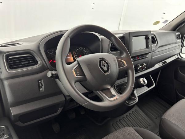 Vente en ligne Renault Master Fourgon MASTER FGN TRAC F3500 L2H2 DCI 135 au prix de 23 990 €