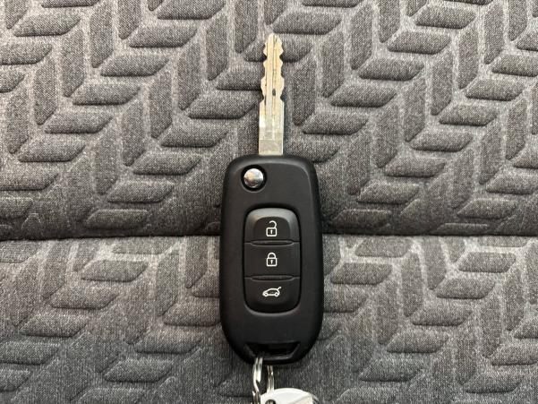 Vente en ligne Renault Clio 5 Clio TCe 90 au prix de 16 290 €
