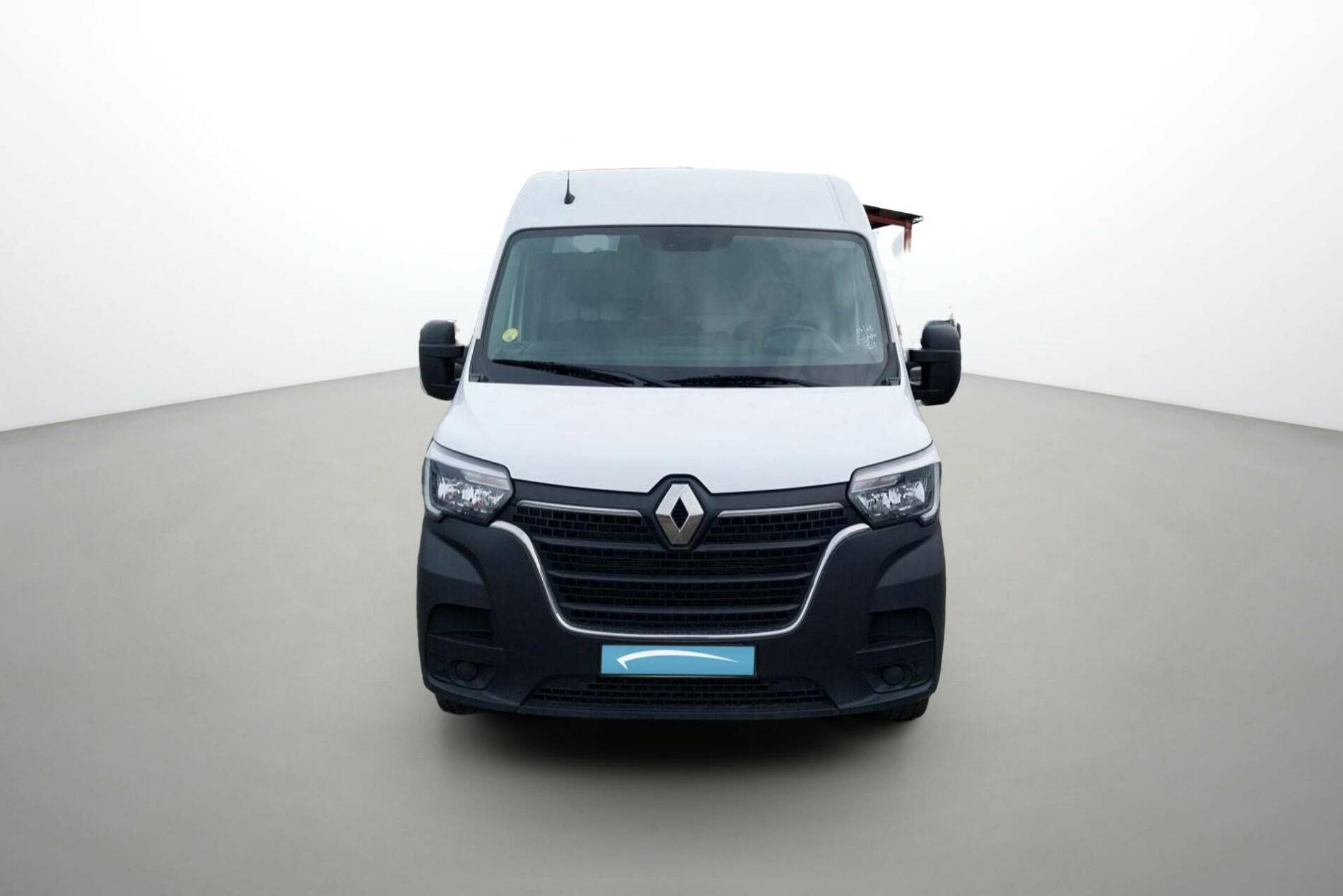 Vente en ligne Renault Master Fourgon MASTER FGN TRAC F3300 L2H2 BLUE DCI 135 au prix de 23 990 €