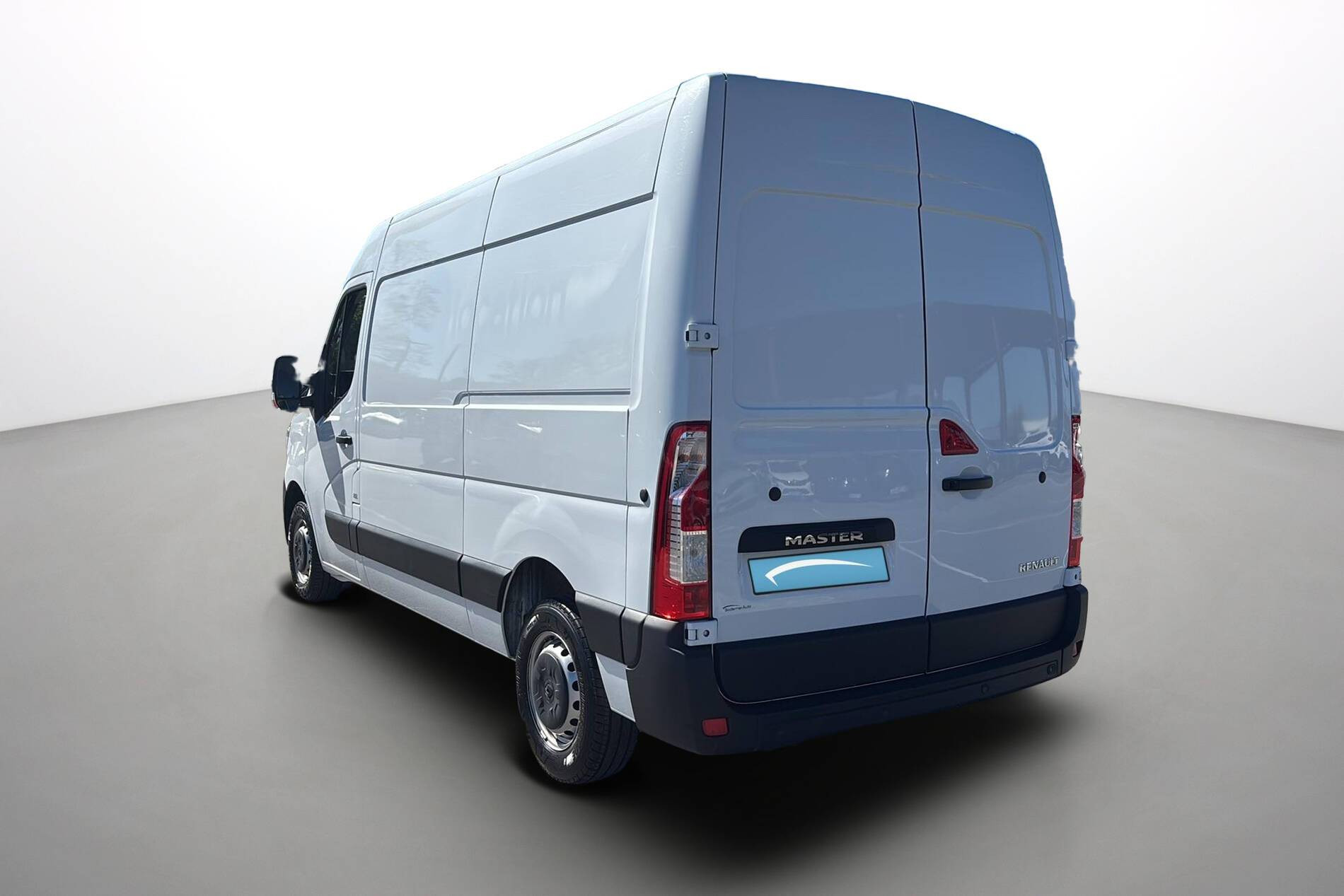 Vente en ligne Renault Master Fourgon MASTER FGN TRAC F3500 L2H2 BLUE DCI 135 au prix de 24 590 €