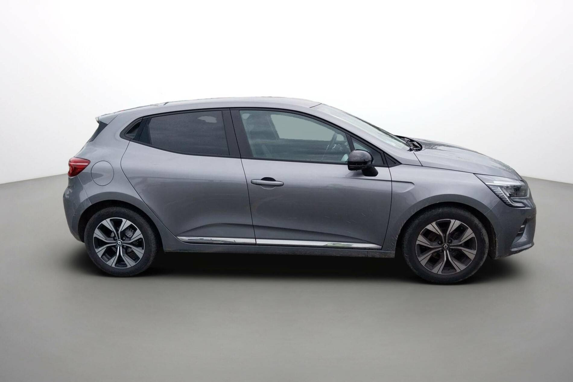 Vente en ligne Renault Clio 5 Clio TCe 90 au prix de 15 390 €