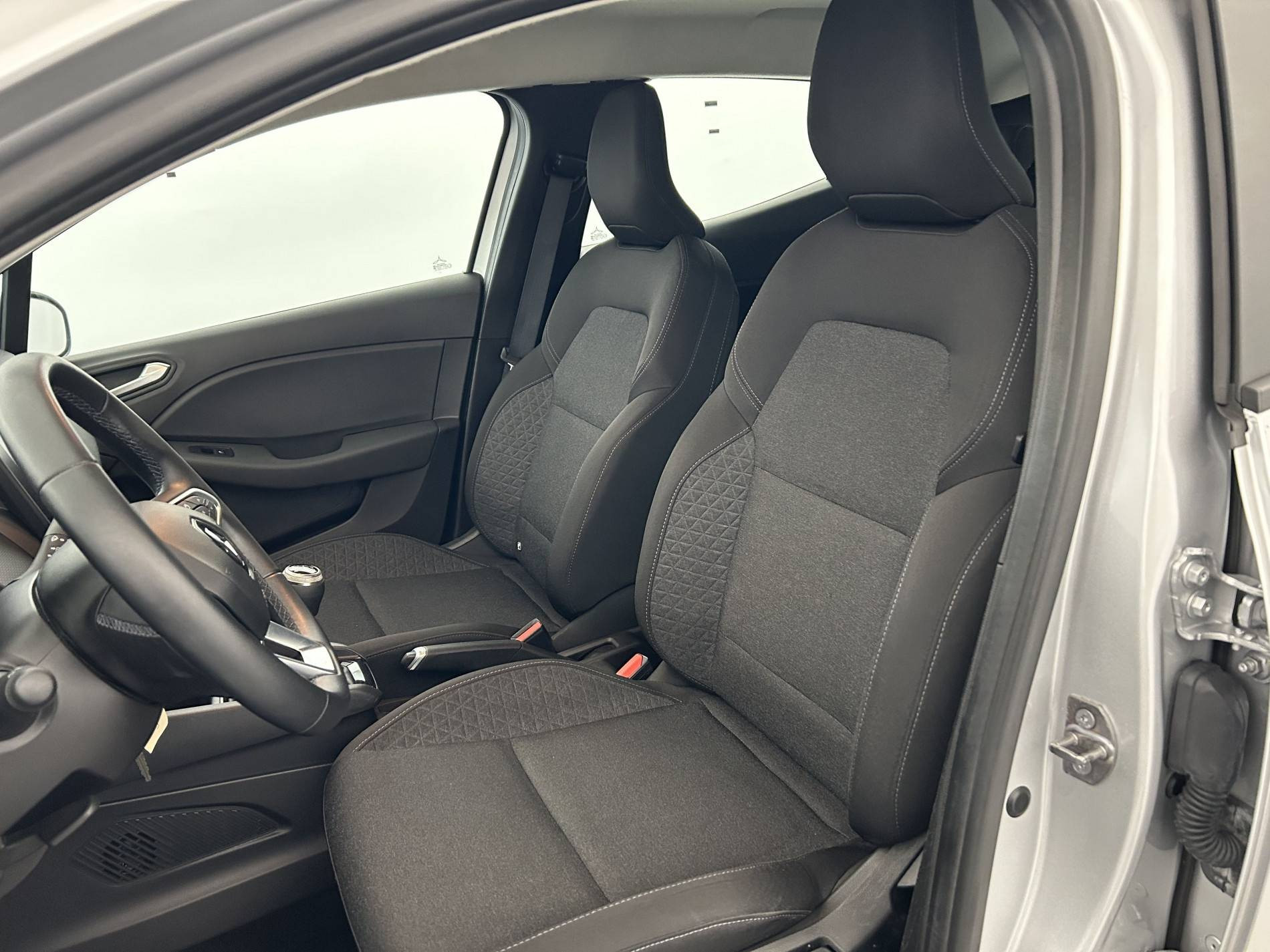 Vente en ligne Renault Clio 5 Clio TCe 90 au prix de 14 590 €