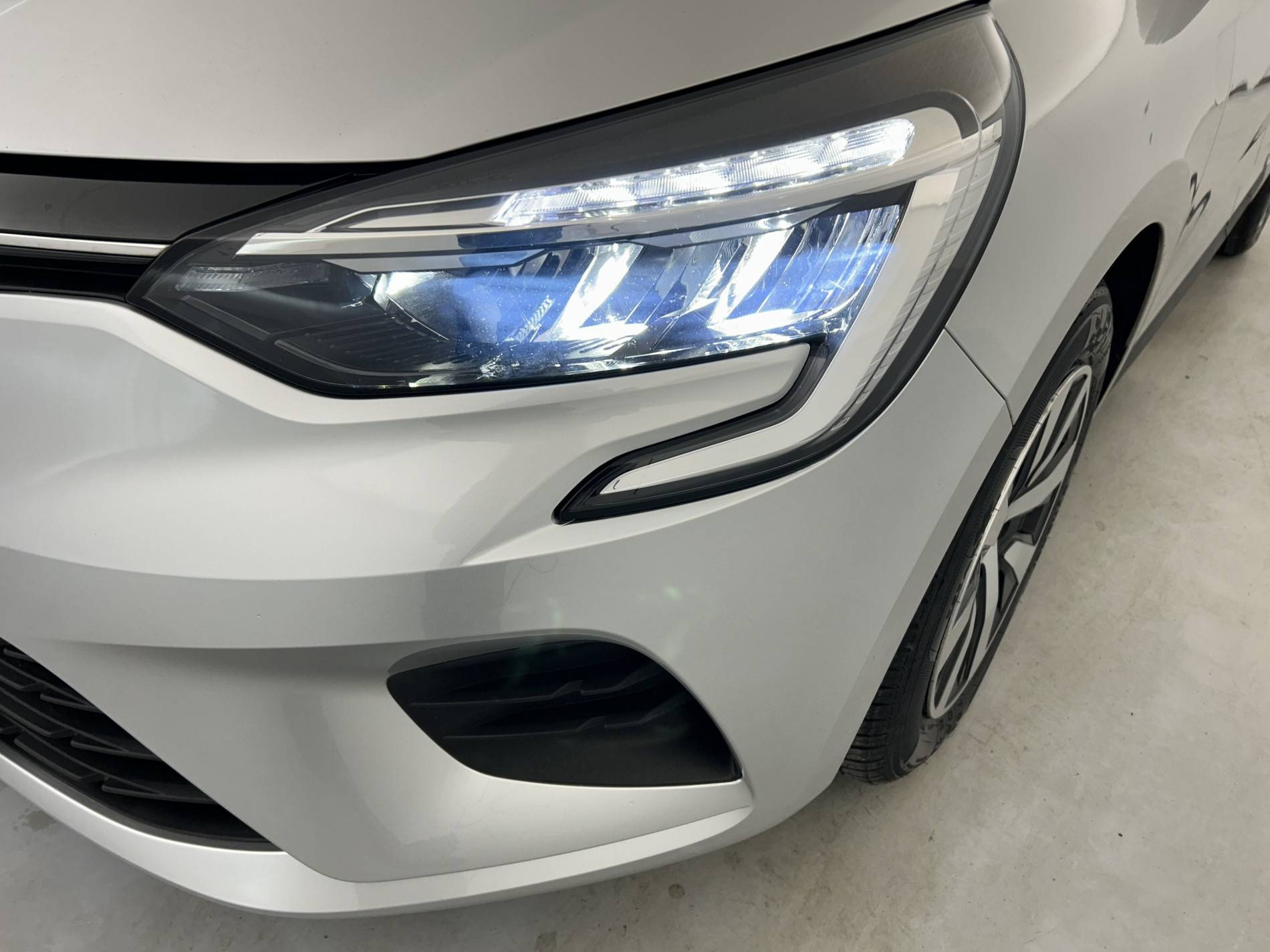 Vente en ligne Renault Clio 5 Clio TCe 90 au prix de 14 590 €