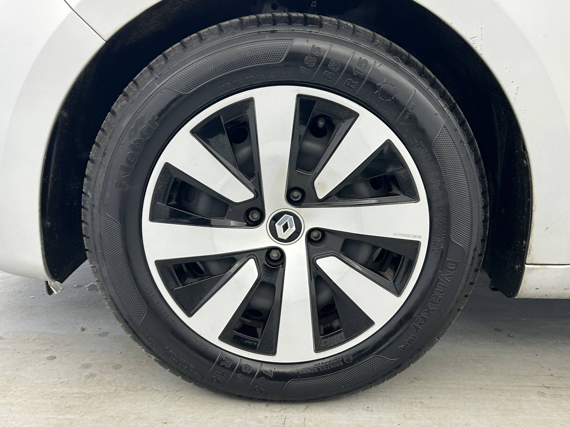 Vente en ligne Renault Clio 5 Clio TCe 90 au prix de 14 590 €