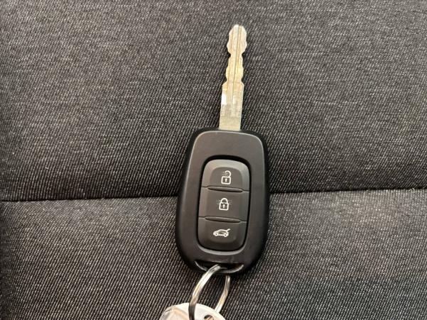 Vente en ligne Renault Clio 5 Clio TCe 90 au prix de 15 990 €