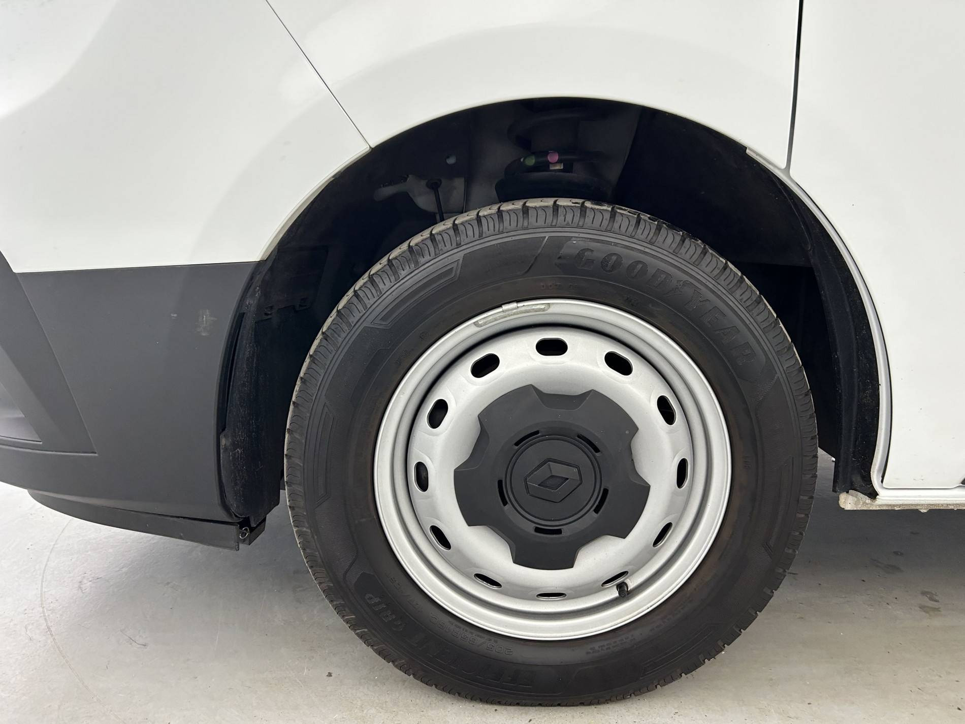 Vente en ligne Renault Trafic 3 Fourgon TRAFIC FG BLUE DCI 130 L1H1 3T GSR2 au prix de 24 990 €