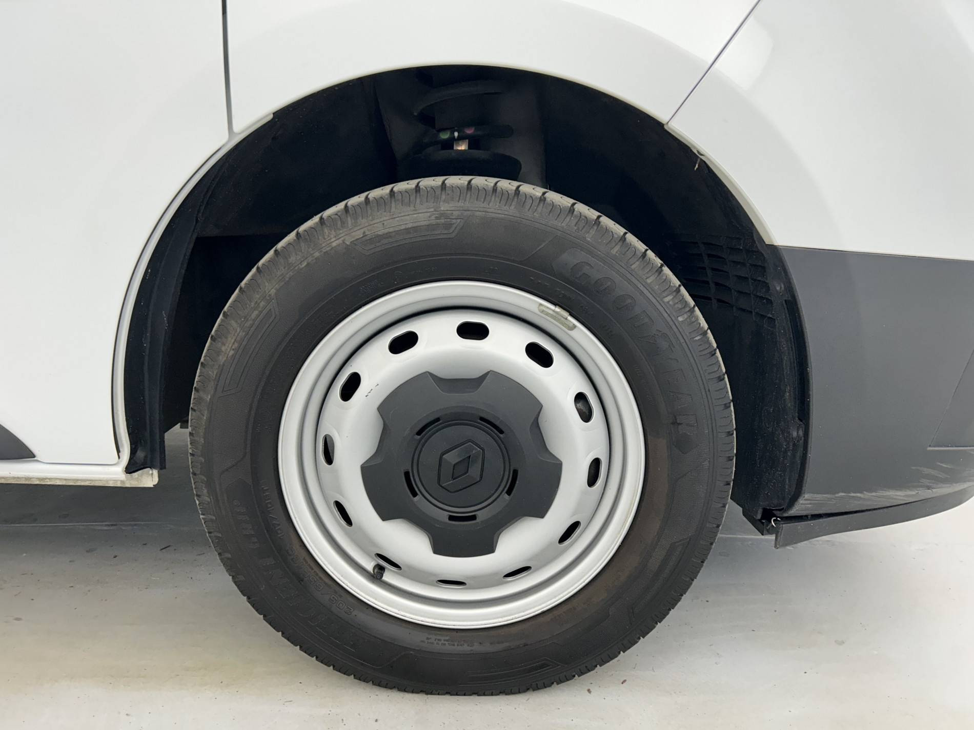 Vente en ligne Renault Trafic 3 Fourgon TRAFIC FG BLUE DCI 130 L1H1 3T GSR2 au prix de 24 990 €