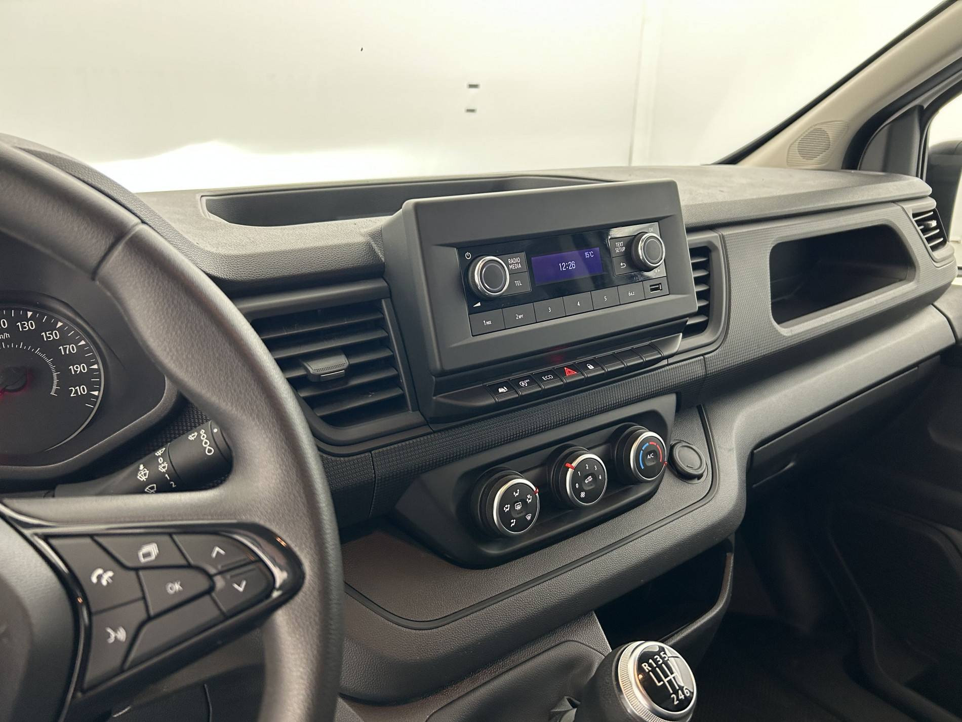 Vente en ligne Renault Trafic 3 Fourgon TRAFIC FG BLUE DCI 130 L1H1 3T GSR2 au prix de 24 990 €