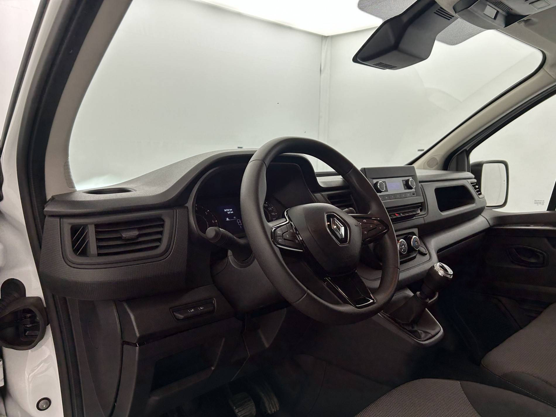 Vente en ligne Renault Trafic 3 Fourgon TRAFIC FG BLUE DCI 130 L1H1 3T GSR2 au prix de 24 990 €