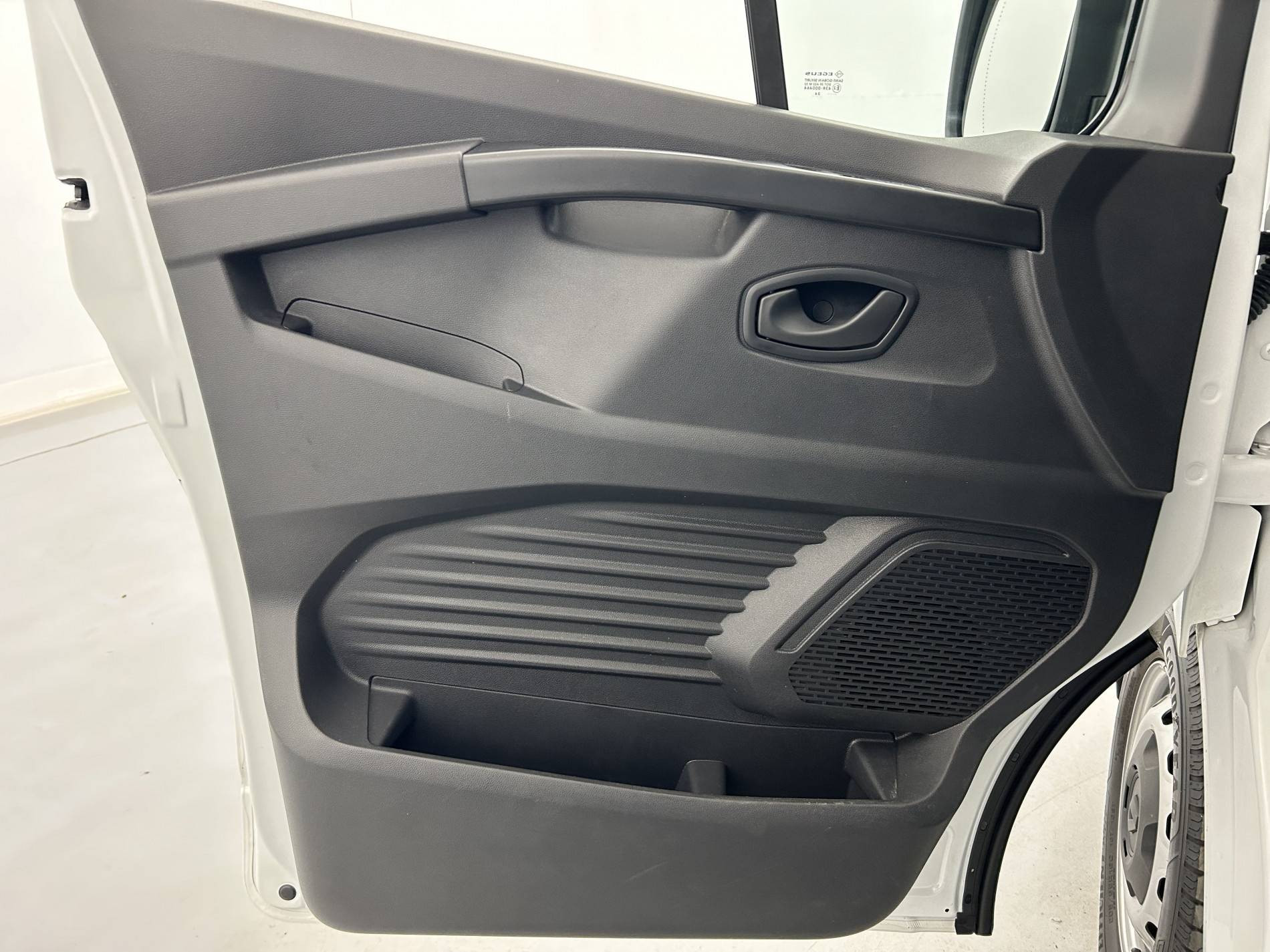 Vente en ligne Renault Trafic 3 Fourgon TRAFIC FG BLUE DCI 130 L1H1 3T GSR2 au prix de 24 990 €