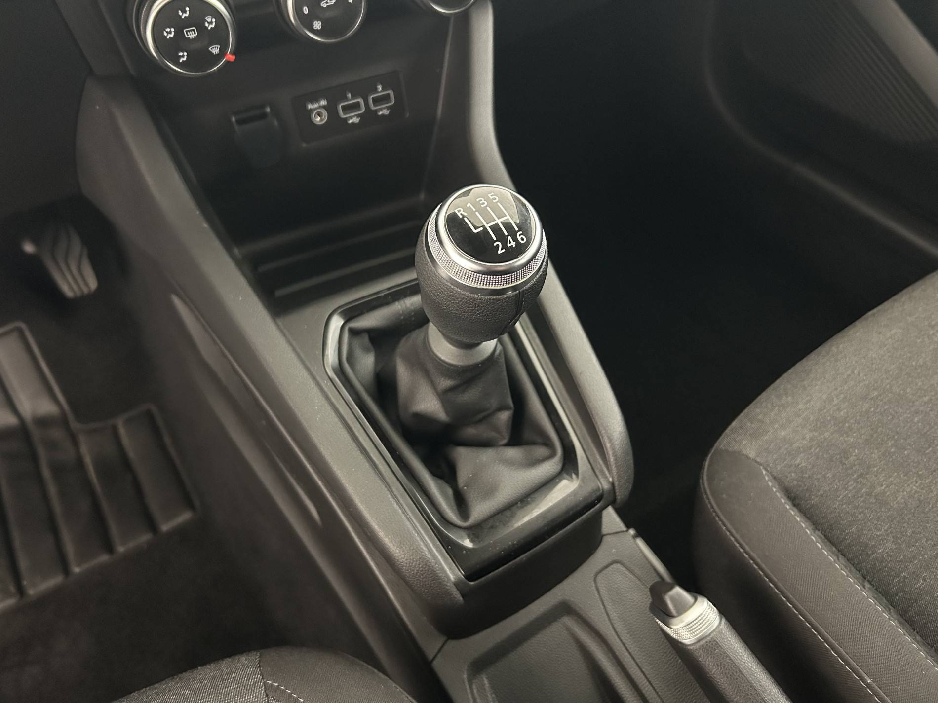 Vente en ligne Renault Clio 5 Clio TCe 90 au prix de 14 590 €