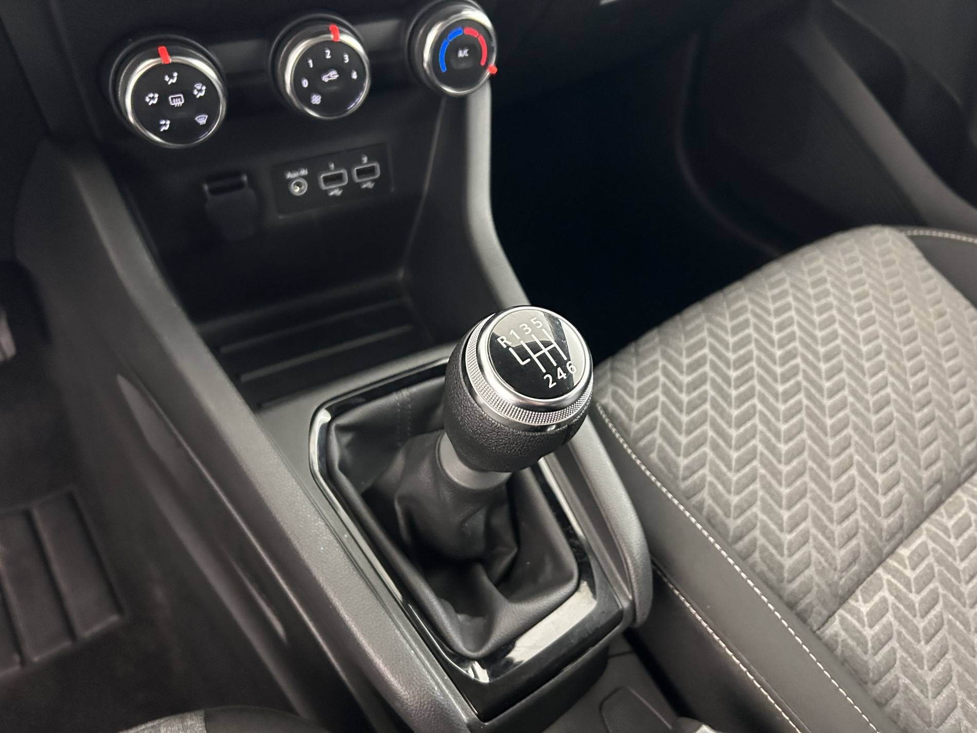 Vente en ligne Renault Clio 5 Clio TCe 90 au prix de 15 290 €