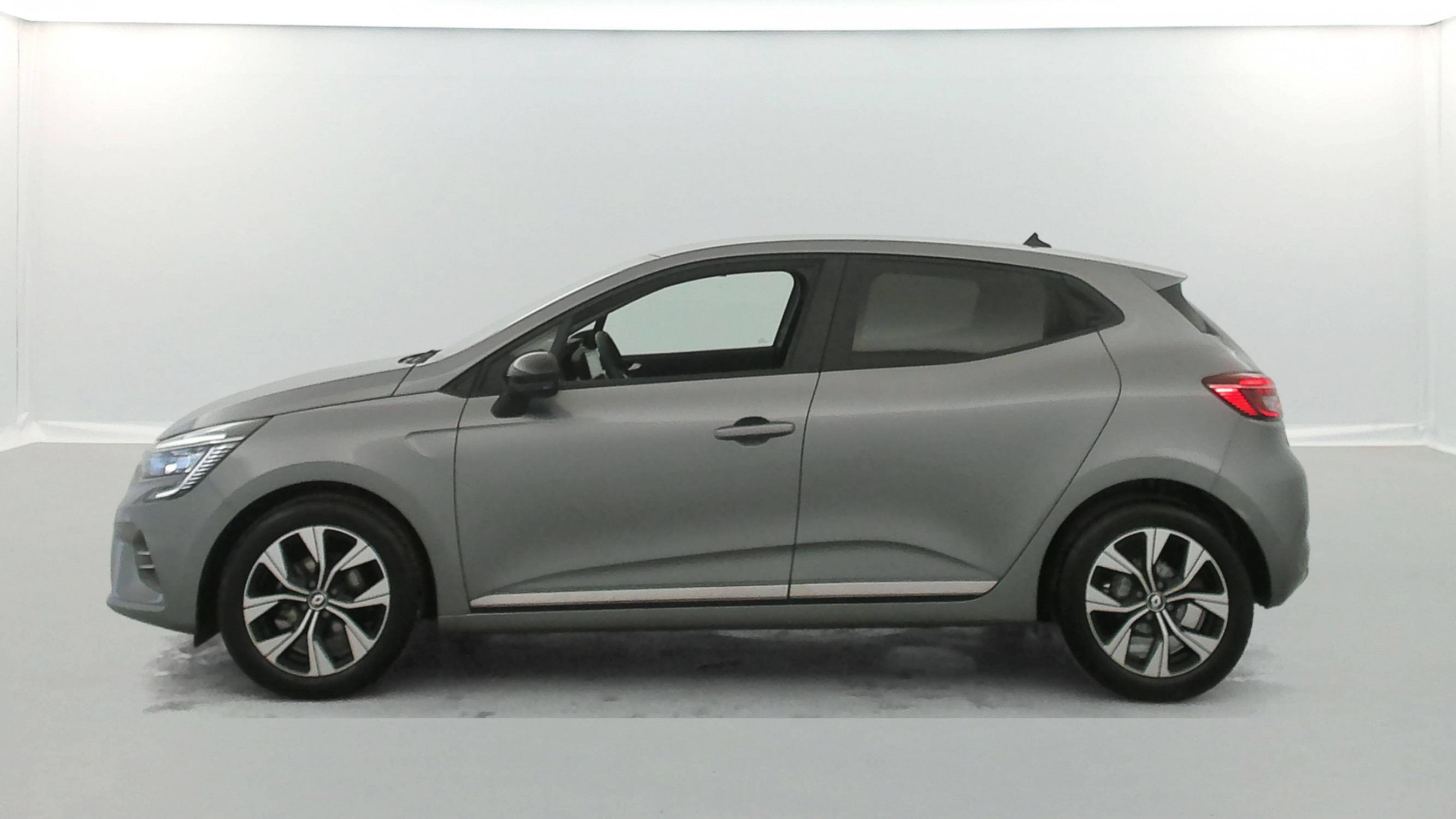 Vente en ligne Renault Clio 5 Clio TCe 90 au prix de 15 290 €