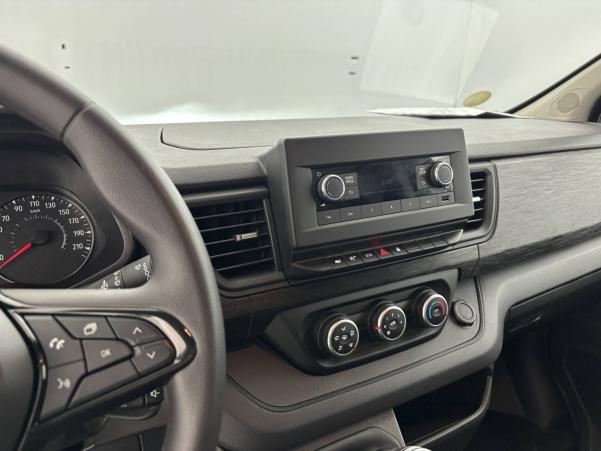 Vente en ligne Renault Trafic 3 Fourgon TRAFIC FGN L1H1 3000 KG BLUE DCI 130 au prix de 23 590 €