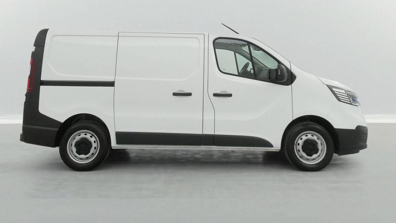 Vente en ligne Renault Trafic 3 Fourgon TRAFIC FGN L1H1 3000 KG BLUE DCI 130 au prix de 23 590 €