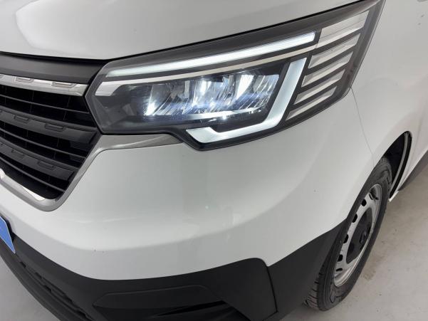 Vente en ligne Renault Trafic 3 Fourgon TRAFIC FGN L1H1 3000 KG BLUE DCI 130 au prix de 23 590 €