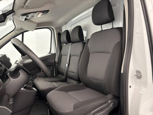 Vente en ligne Renault Trafic 3 Fourgon TRAFIC FGN L1H1 3000 KG BLUE DCI 130 au prix de 23 590 €