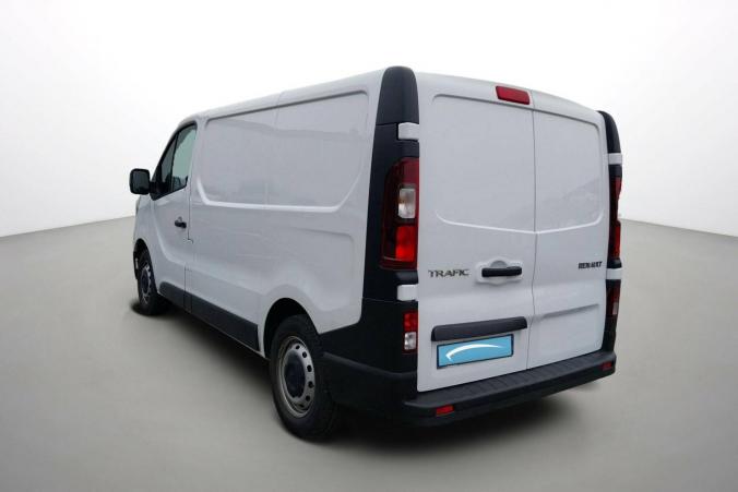 Vente en ligne Renault Trafic 3 Fourgon TRAFIC FGN L1H1 3000 KG BLUE DCI 130 au prix de 23 590 €