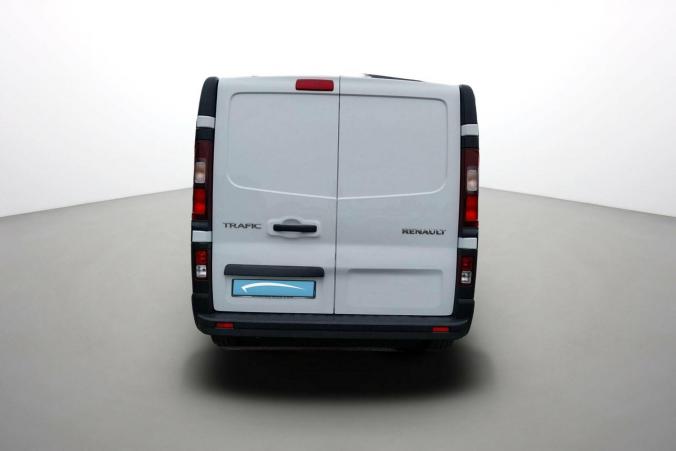Vente en ligne Renault Trafic 3 Fourgon TRAFIC FGN L1H1 3000 KG BLUE DCI 130 au prix de 23 590 €