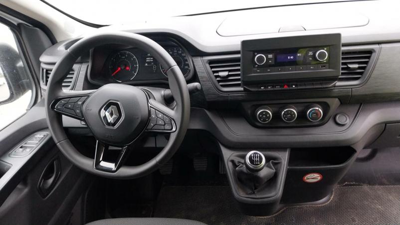 Vente en ligne Renault Trafic 3 Fourgon TRAFIC FGN L1H1 3000 KG BLUE DCI 130 au prix de 23 590 €