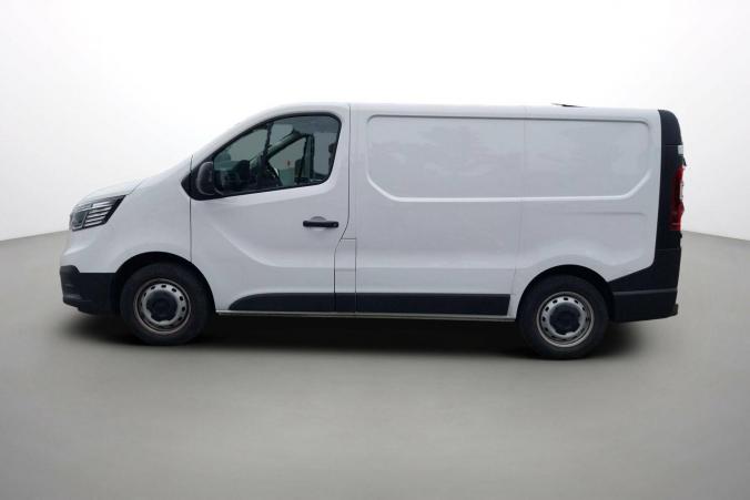 Vente en ligne Renault Trafic 3 Fourgon TRAFIC FGN L1H1 3000 KG BLUE DCI 130 au prix de 23 590 €