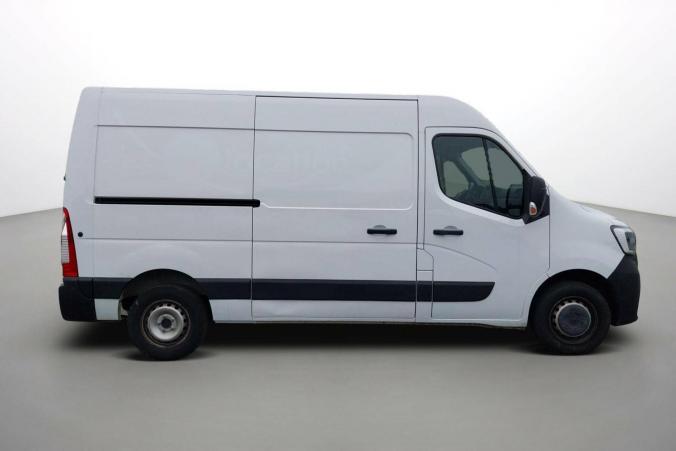 Vente en ligne Renault Master Fourgon MASTER FGN TRAC F3500 L2H2 BLUE DCI 135 au prix de 26 990 €