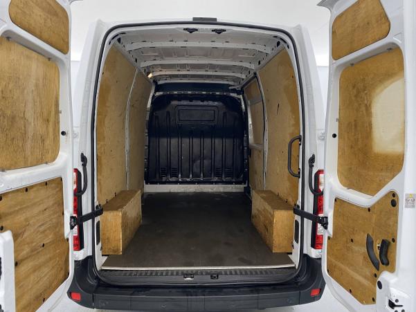 Vente en ligne Renault Master 3 Fourgon MASTER FGN TRAC F3500 L2H2 DCI 135 au prix de 21 590 €