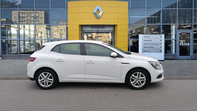 Vente en ligne Renault Megane 4 Mégane IV Berline Blue dCi 95 au prix de 14 190 €