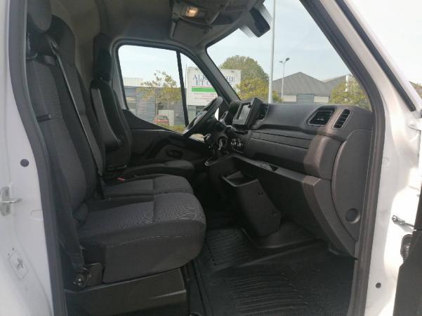 Vente en ligne Renault Master 3 Fourgon MASTER FGN TRAC F3500 L2H2 DCI 135 au prix de 22 990 €