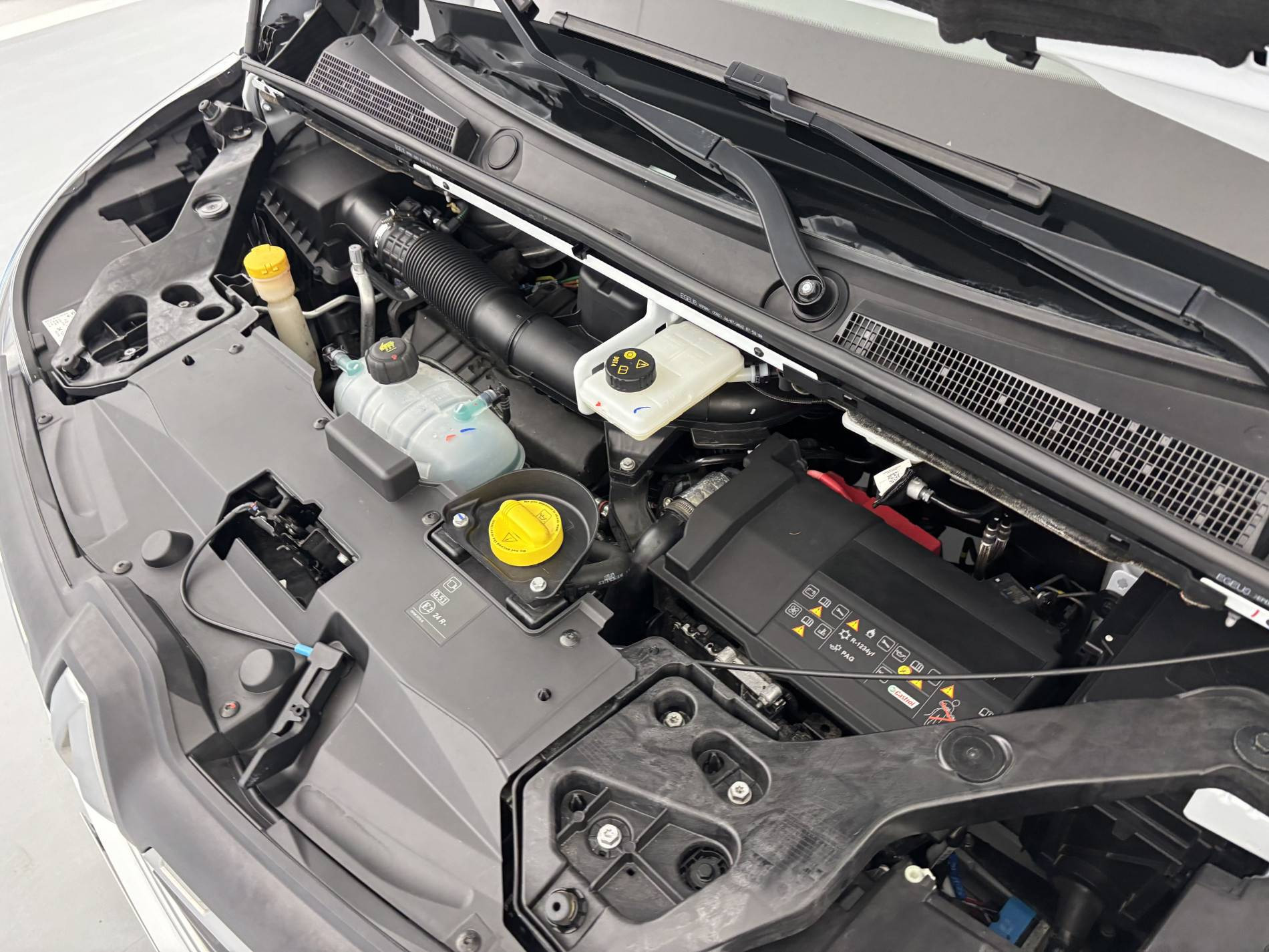 Vente en ligne Renault Trafic 3 Fourgon TRAFIC FGN L1H1 3000 KG BLUE DCI 130 au prix de 21 590 €