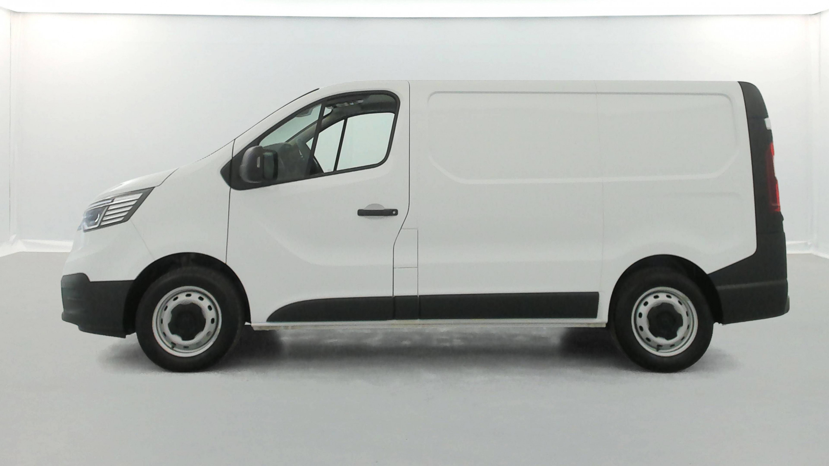 Vente en ligne Renault Trafic 3 Fourgon TRAFIC FGN L1H1 3000 KG BLUE DCI 130 au prix de 21 590 €