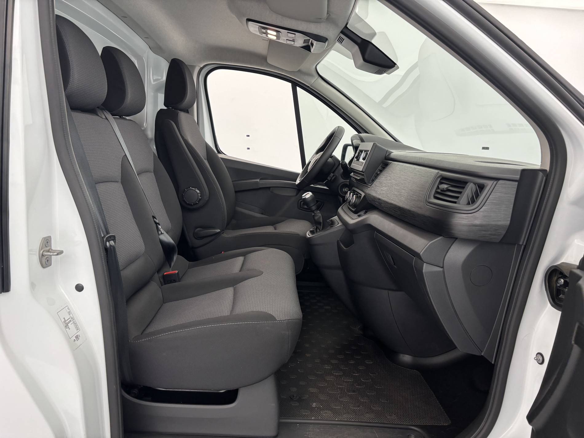 Vente en ligne Renault Trafic 3 Fourgon TRAFIC FGN L1H1 3000 KG BLUE DCI 130 au prix de 21 590 €