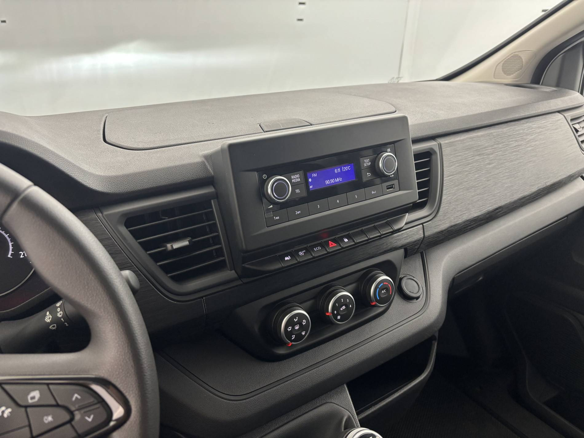 Vente en ligne Renault Trafic 3 Fourgon TRAFIC FGN L1H1 3000 KG BLUE DCI 130 au prix de 21 590 €