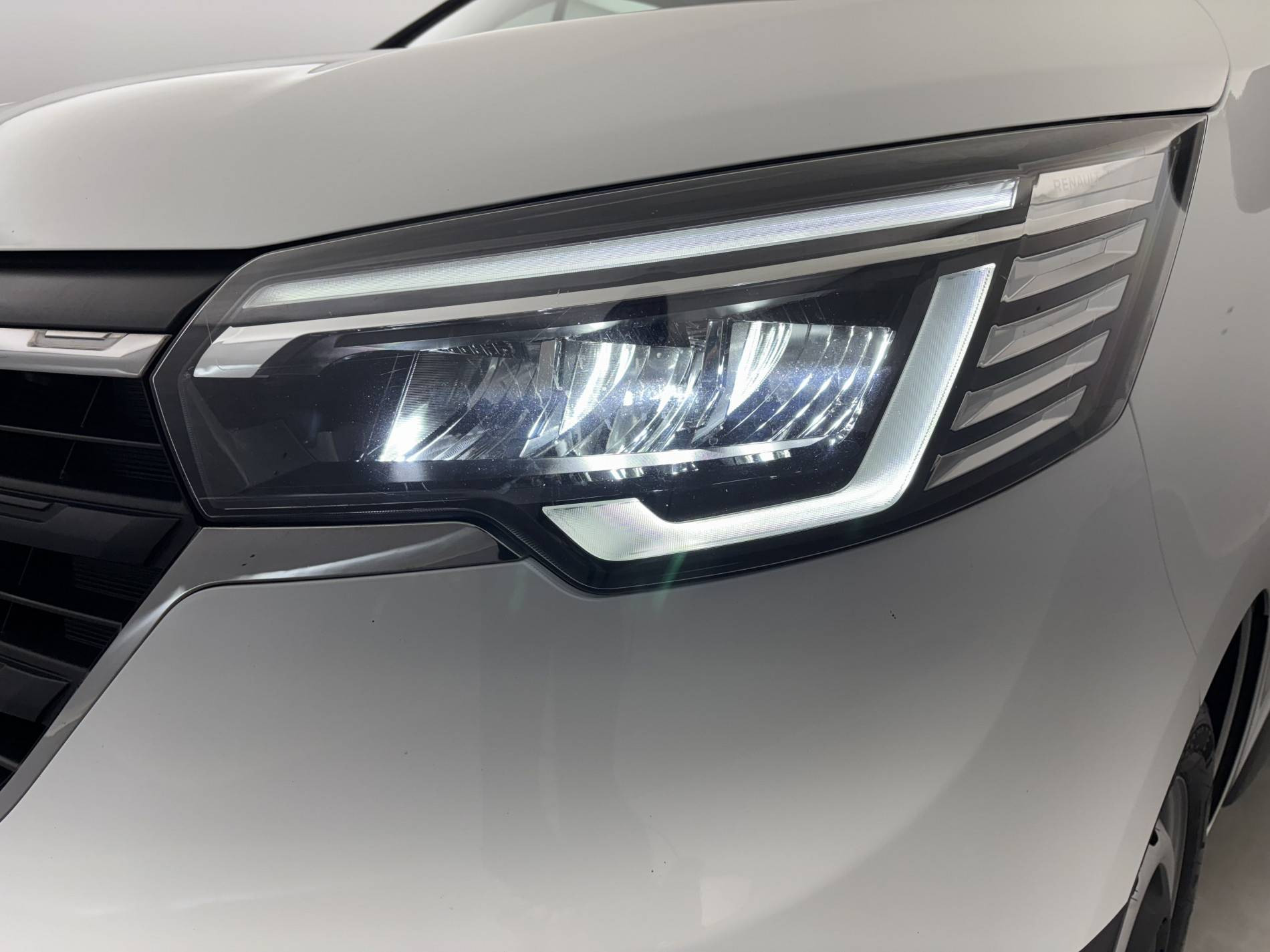 Vente en ligne Renault Trafic 3 Fourgon TRAFIC FGN L1H1 3000 KG BLUE DCI 130 au prix de 21 590 €