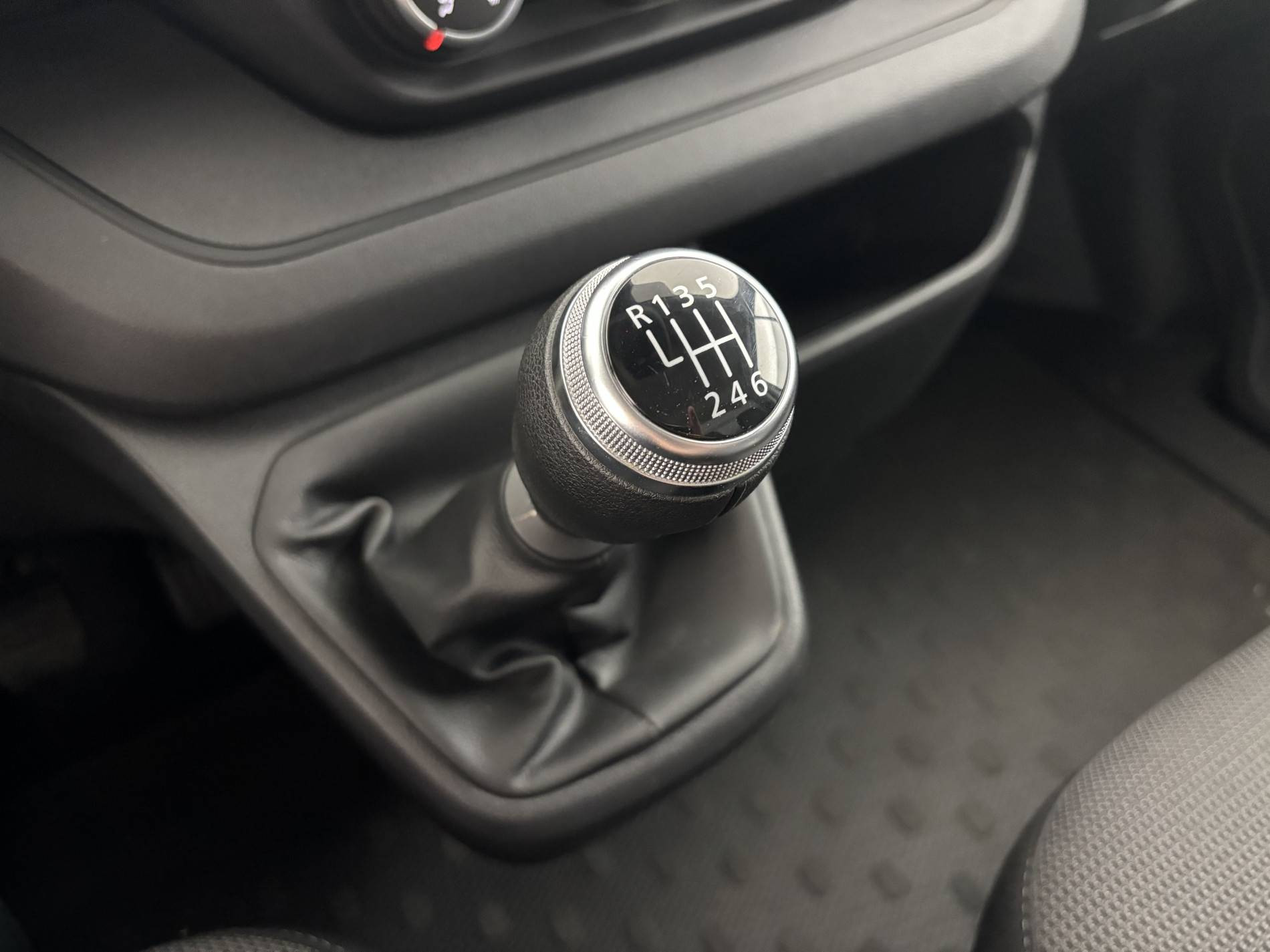 Vente en ligne Renault Trafic 3 Fourgon TRAFIC FGN L1H1 3000 KG BLUE DCI 130 au prix de 21 590 €