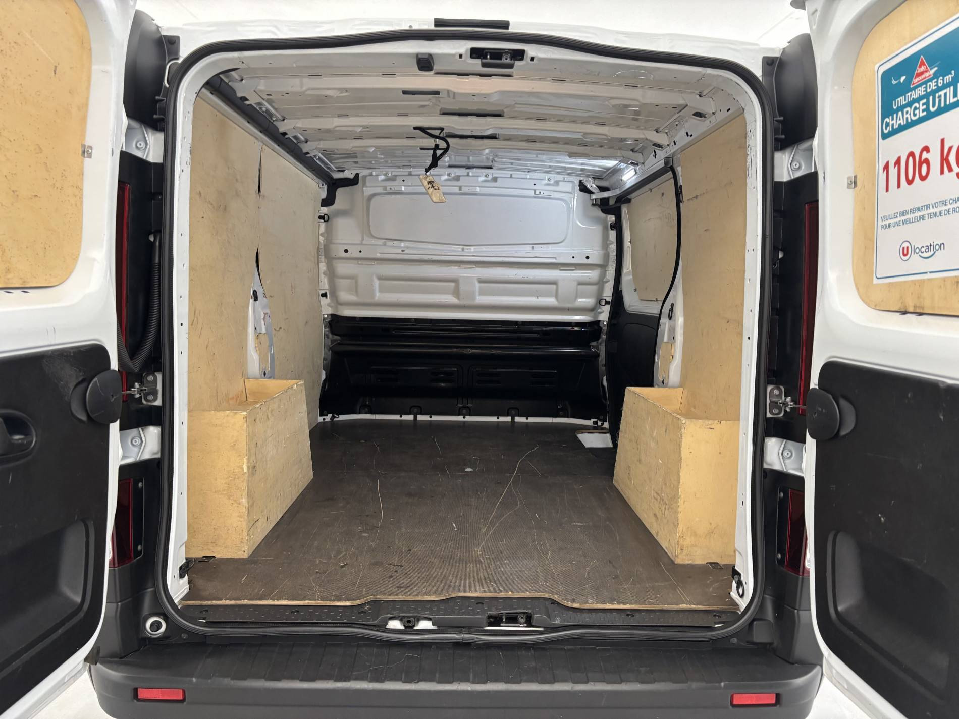 Vente en ligne Renault Trafic 3 Fourgon TRAFIC FGN L1H1 3000 KG BLUE DCI 130 au prix de 21 590 €