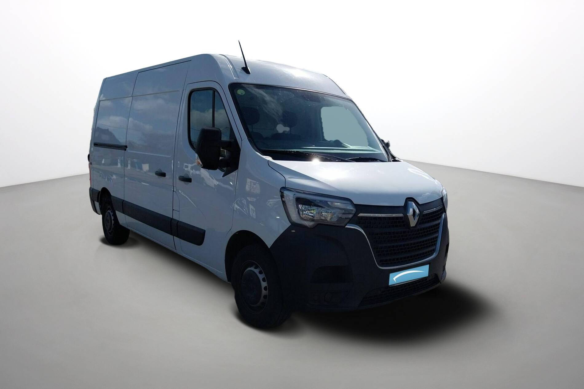 Vente en ligne Renault Master Fourgon MASTER FGN TRAC F3500 L2H2 BLUE DCI 135 au prix de 27 990 €