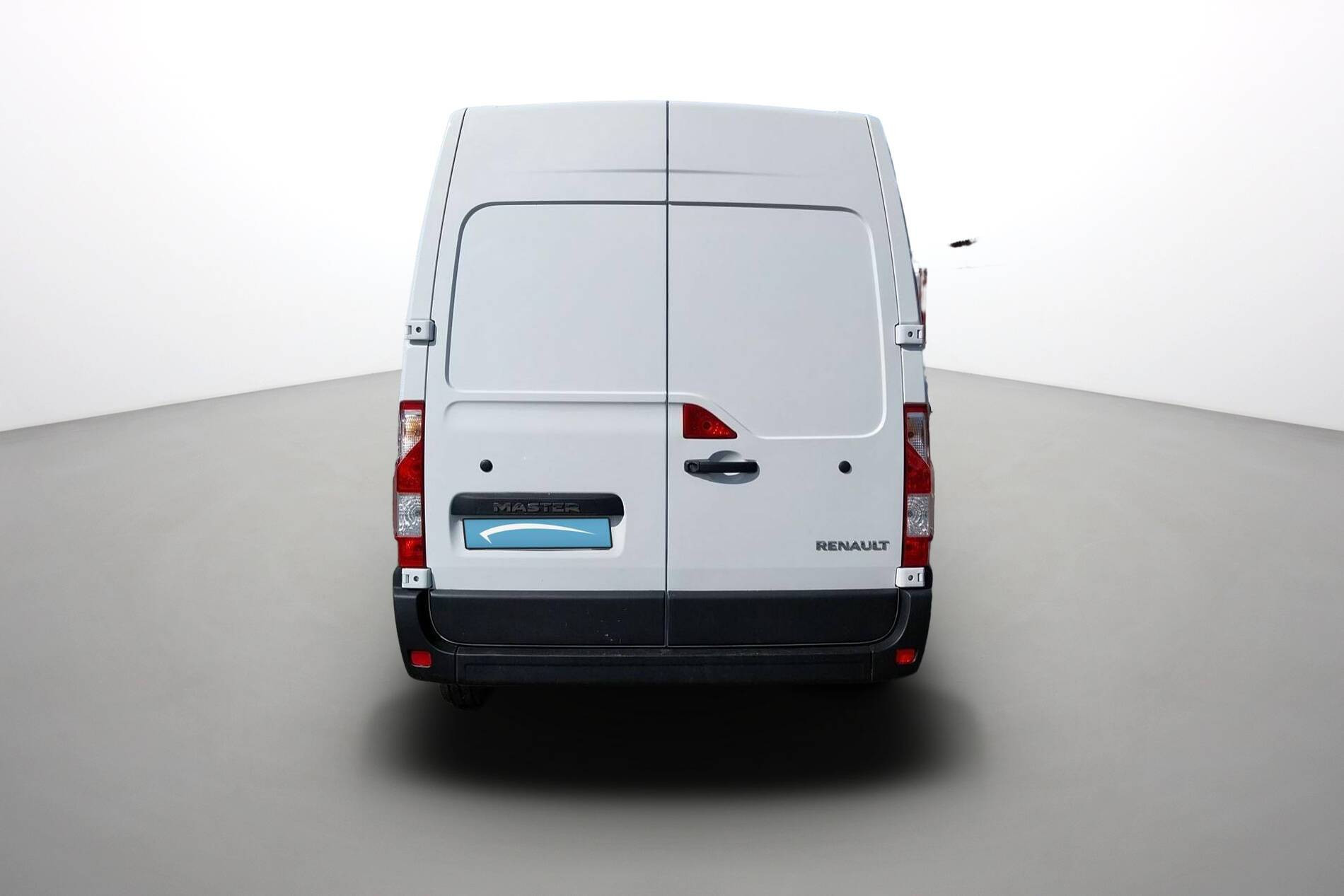 Vente en ligne Renault Master Fourgon MASTER FGN TRAC F3500 L2H2 BLUE DCI 135 au prix de 27 990 €