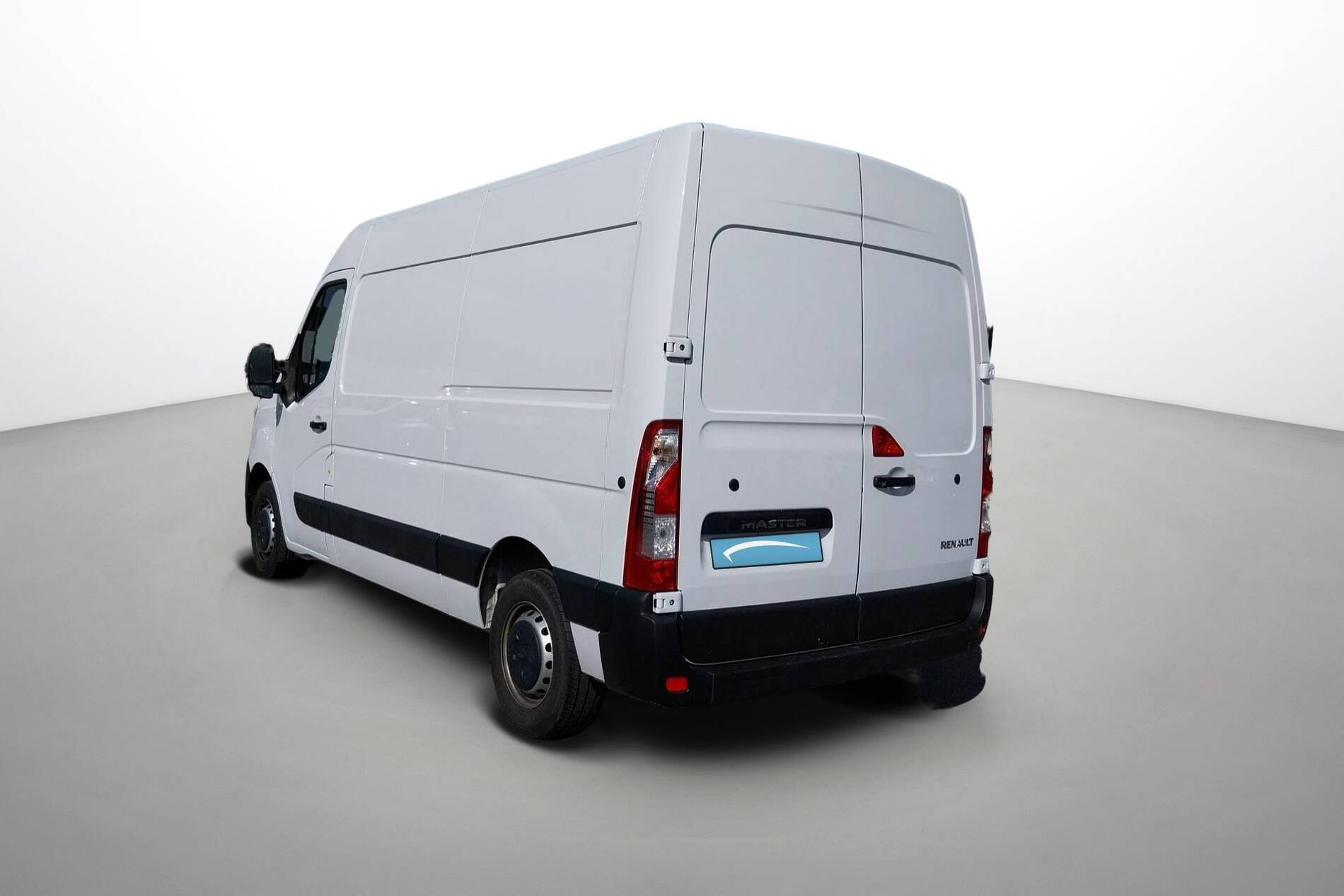 Vente en ligne Renault Master Fourgon MASTER FGN TRAC F3500 L2H2 BLUE DCI 135 au prix de 27 990 €