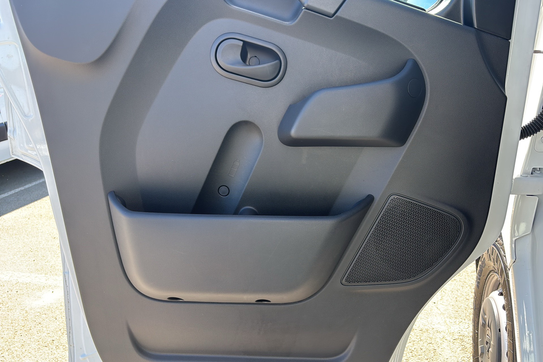 Vente en ligne Renault Master Fourgon MASTER FGN TRAC F3500 L2H2 BLUE DCI 135 au prix de 24 590 €