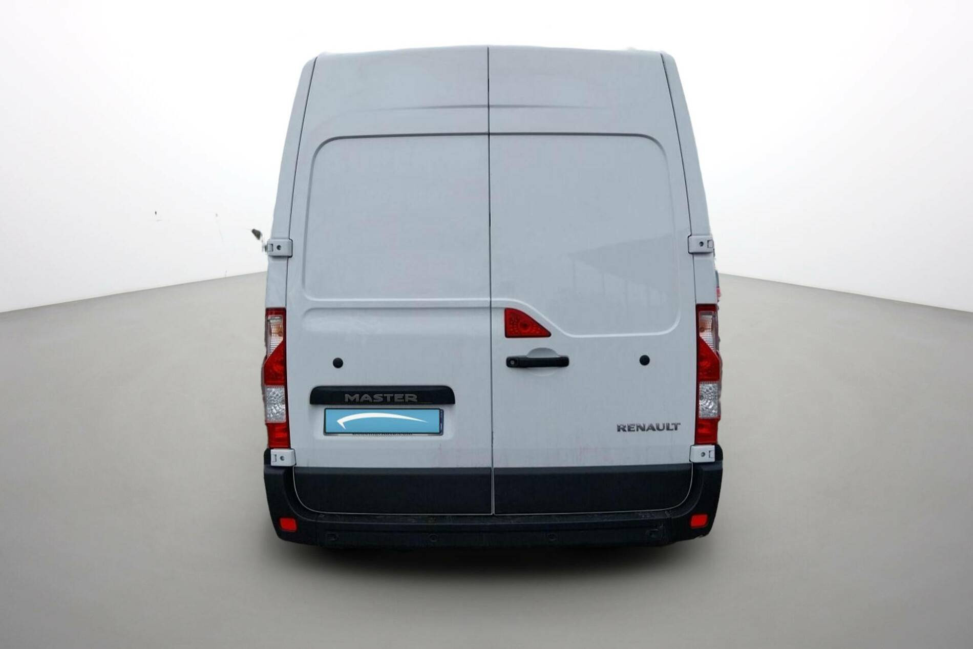 Vente en ligne Renault Master Fourgon MASTER FGN TRAC F3500 L2H2 BLUE DCI 135 au prix de 23 990 €