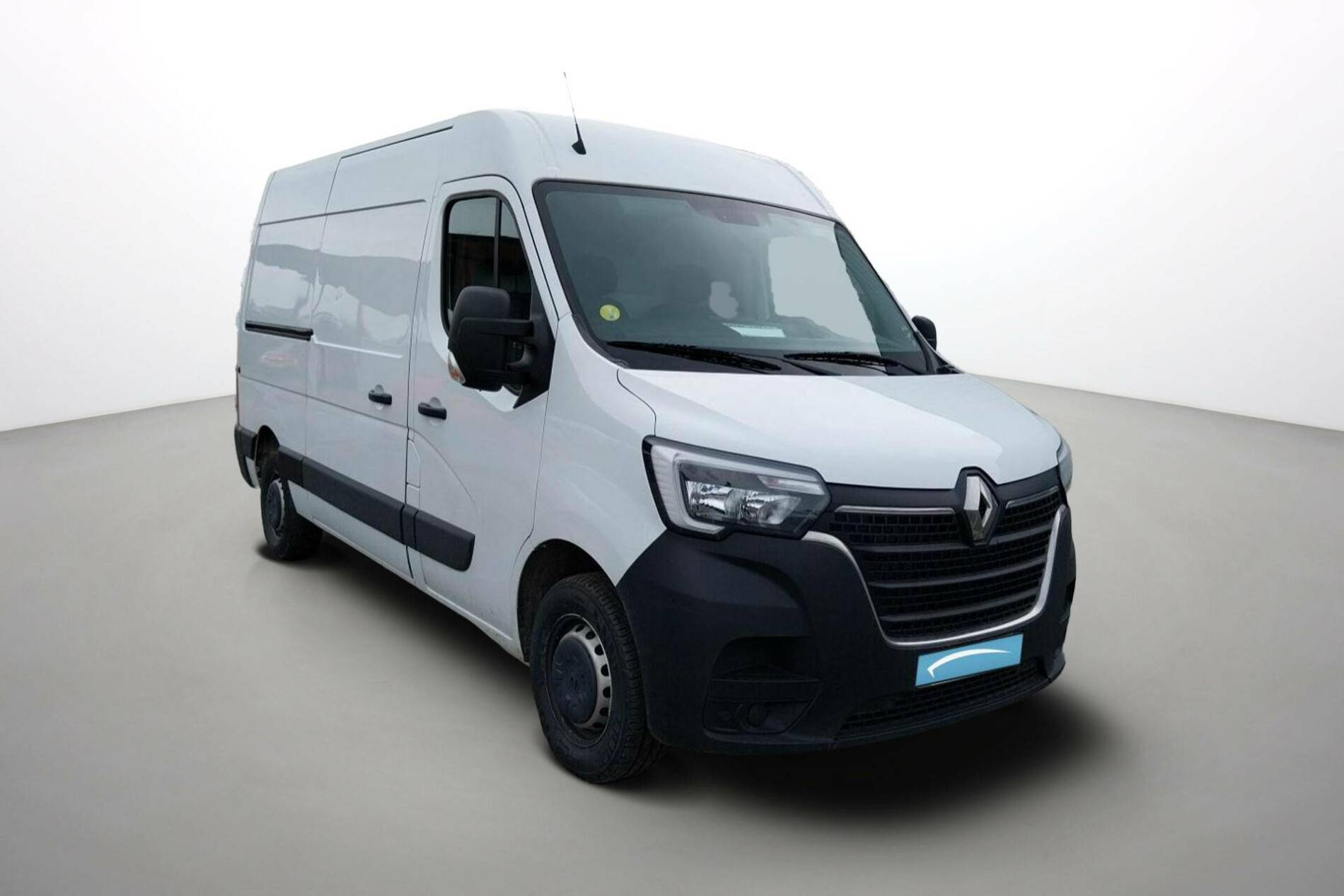 Vente en ligne Renault Master Fourgon MASTER FGN TRAC F3500 L2H2 BLUE DCI 135 au prix de 23 990 €