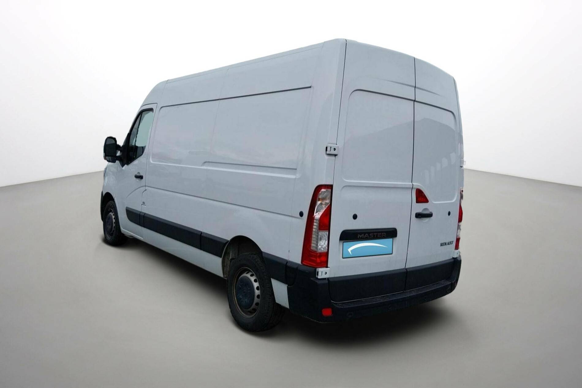 Vente en ligne Renault Master Fourgon MASTER FGN TRAC F3500 L2H2 BLUE DCI 135 au prix de 23 990 €