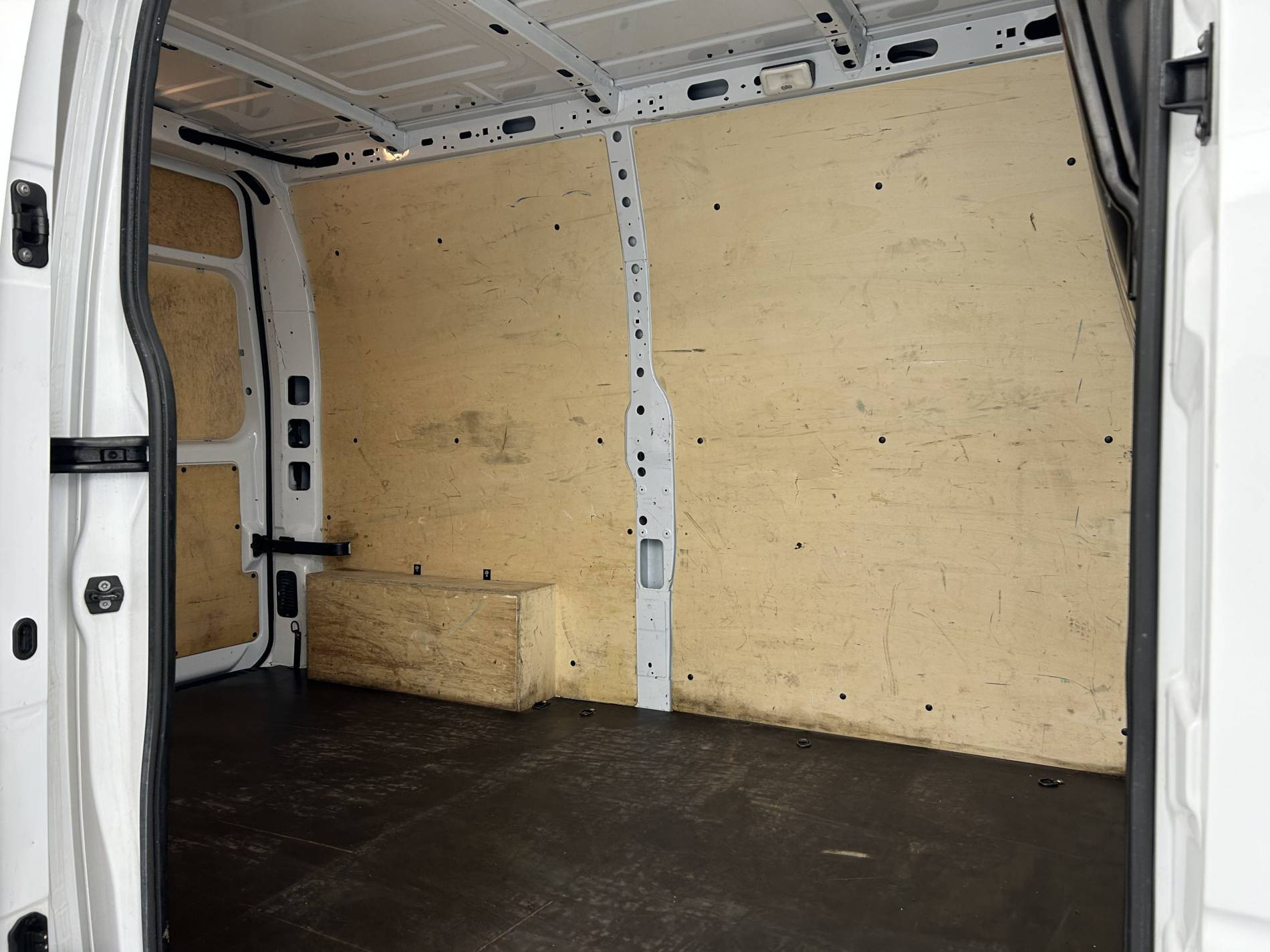 Vente en ligne Renault Master Fourgon MASTER FGN TRAC F3500 L2H2 BLUE DCI 135 au prix de 23 990 €