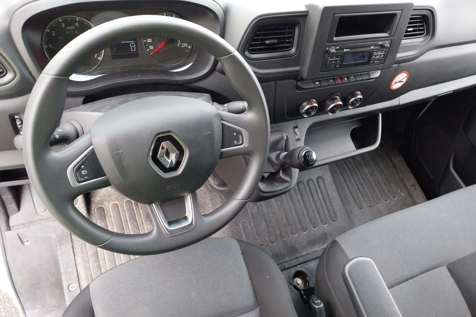 Vente en ligne Renault Master Fourgon MASTER FGN TRAC F3500 L2H2 BLUE DCI 135 au prix de 23 990 €