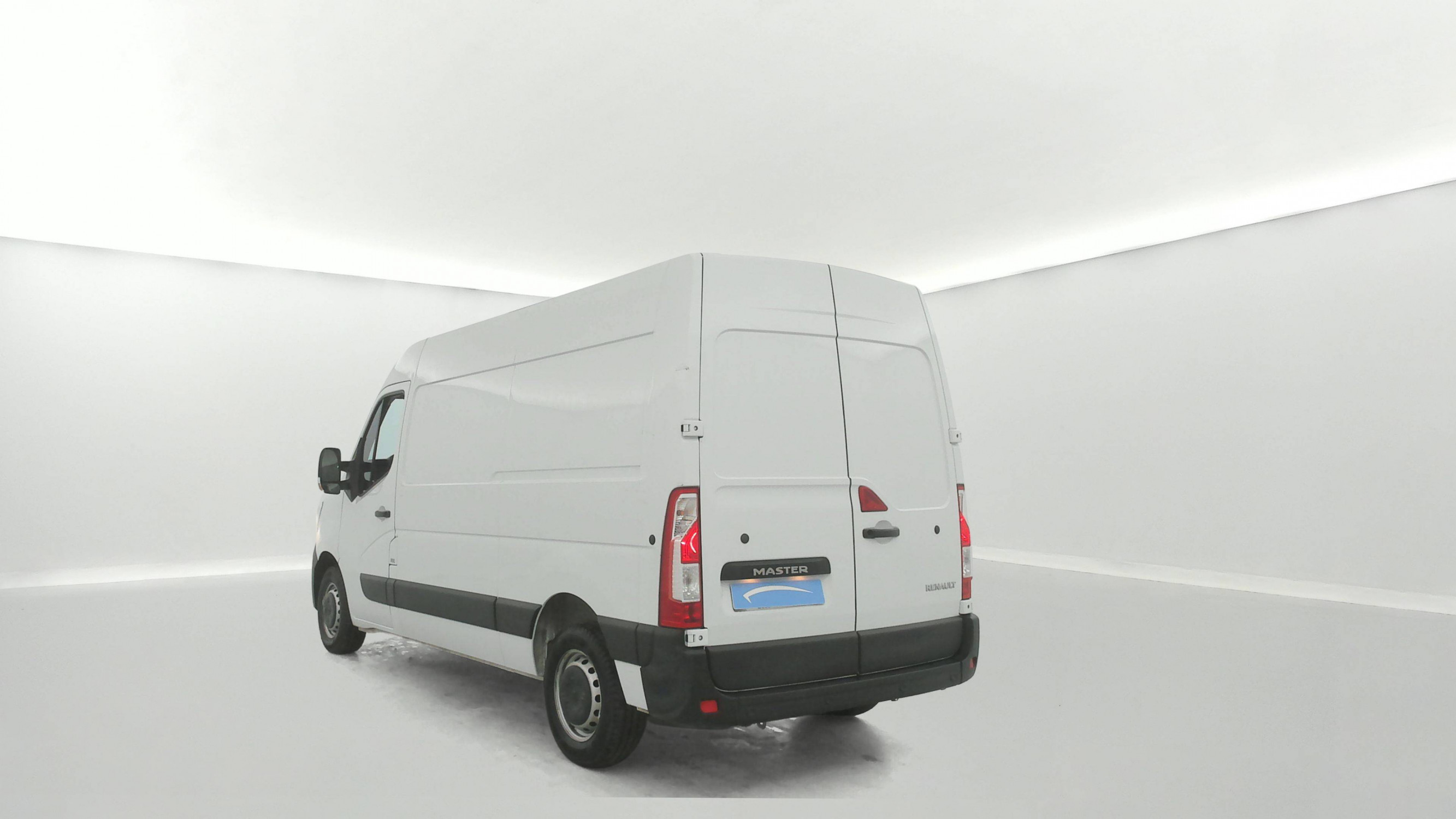 Vente en ligne Renault Master Fourgon MASTER FGN TRAC F3500 L2H2 BLUE DCI 135 au prix de 23 590 €