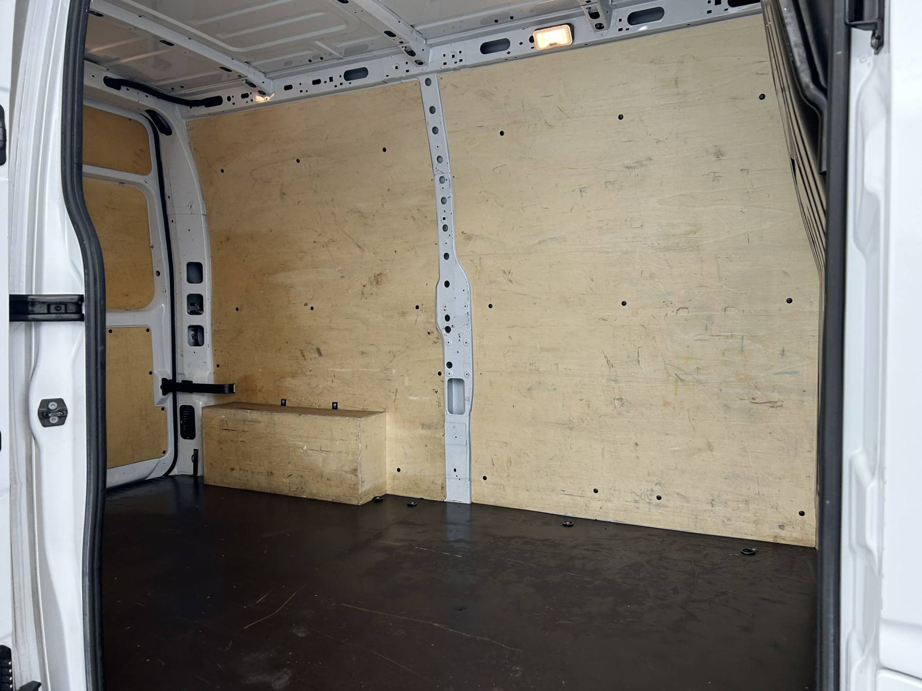 Vente en ligne Renault Master Fourgon MASTER FGN TRAC F3500 L2H2 BLUE DCI 135 au prix de 23 590 €